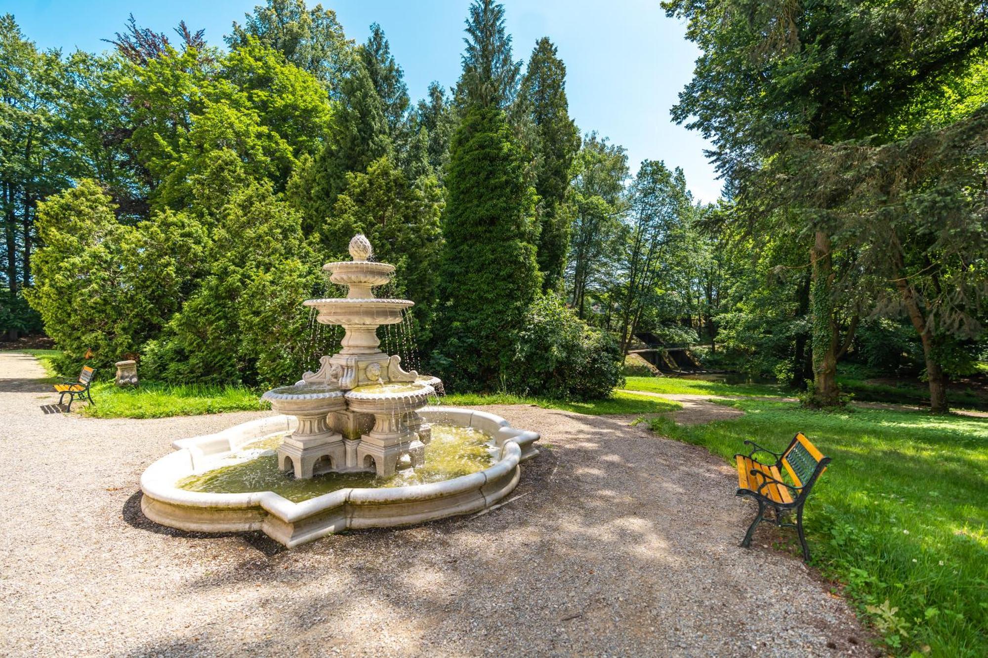 Zamek D'Este Chlum u Trebone Exterior foto